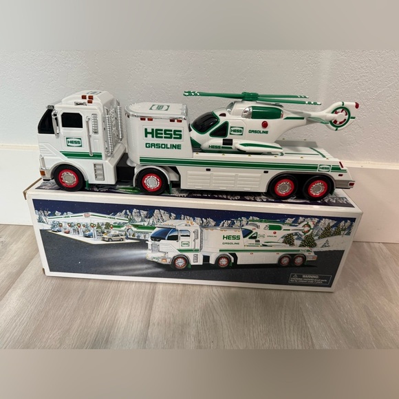 2006  Hess Toy Truck and  Helicopter Rotors and Light New in Box - Picture 1 of 7
